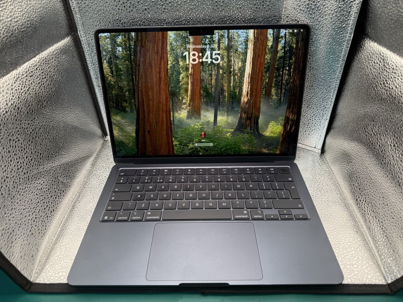 Apple MacBook Air 13-inch M4 16GB RAM 256GB · Wire Included, grade Good